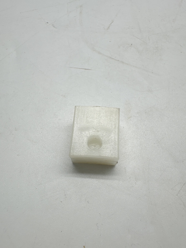 GUIADOR PUERTAS CABINA/PISO 18X18