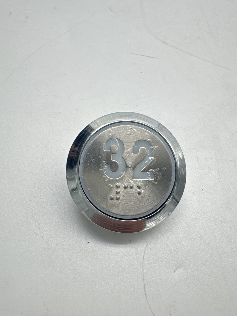 BOTON PULSADOR CABINA Nº 32