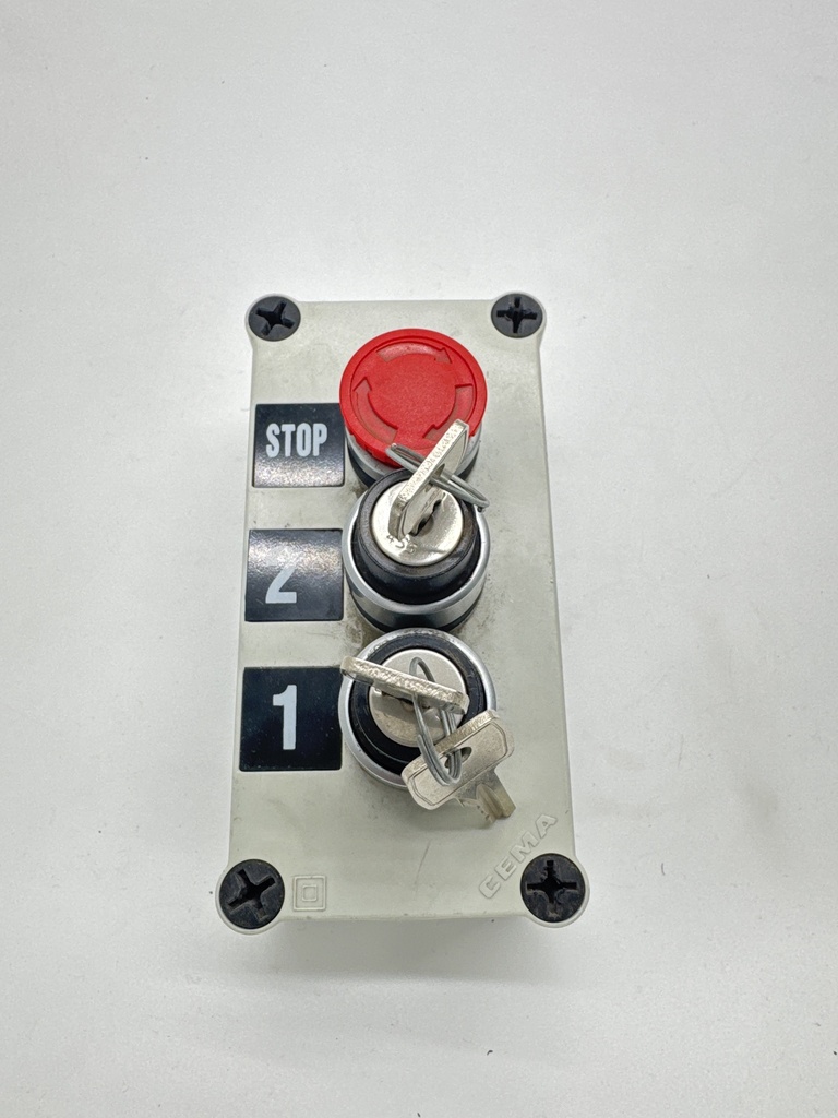 BOTONERA INTERRUPTOR A LLAVE MONTACARGA   